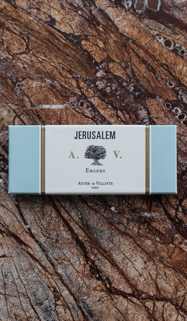 Minimal Aromatic Incense for Calm Interiors